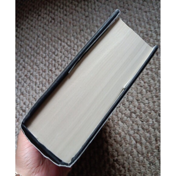 Trace  by Patricia Cornwell Large Print HCDJ 2004 Scarpetta Novel - Picture 7 of 16